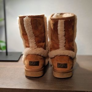 UGG fur lined boots size 9